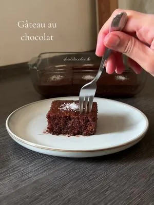 Publication TikTok : Gâteau au cacao avec sauce chocolatée 🇫🇷🍫